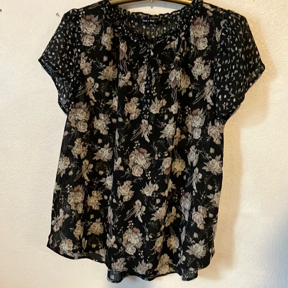 Doe & Rae Black Cream Floral Relaxed Blouse